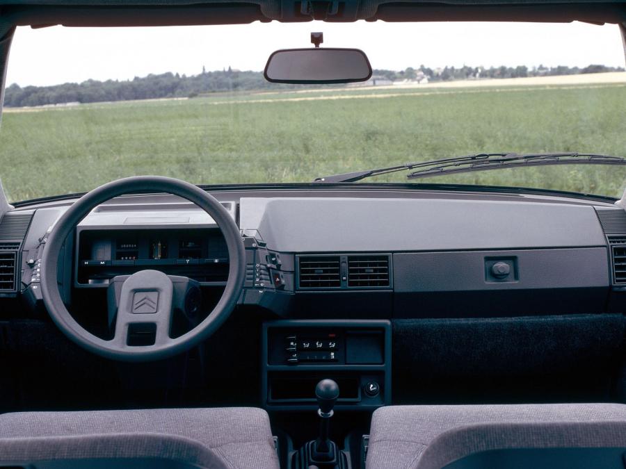 Торпедо Citroen BX 14 RE 1982 года  (фото 13 из 16)